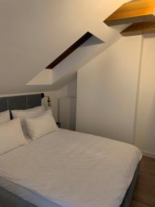 Posteľ alebo postele v izbe v ubytovaní SEN NA MIŁEJ - APARTAMENTY przy PLAŻY - GDAŃSK BRZEŹNO