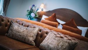 Bridge House Hotel & Silver Howe View Cottage的休息区