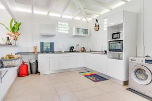 Dapur atau dapur kecil di Le Colibri Vert