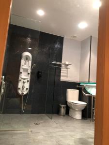 Koupelna v ubytování HOTEL V.CIUDAD