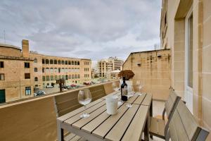 Gallery image of Bright and central 2 bedroom apartment in Sliema in Sliema