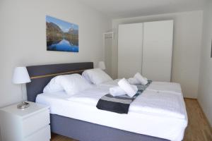 Posteľ alebo postele v izbe v ubytovaní Alpine Chalet Ulla Top 3 by AA Holiday Homes