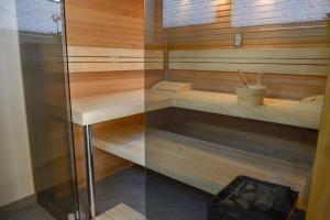 Poschodová posteľ alebo postele v izbe v ubytovaní Alpine Chalet Ulla Top 3 by AA Holiday Homes