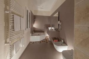 Koupelna v ubytování METEORON Luxury Rooms
