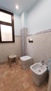 A bathroom at i 2 Capitani