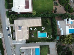 Bazén v ubytování Villa De Lujo Frente A La Playa nebo v jeho okolí
