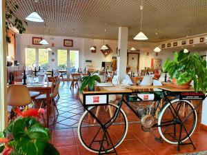 Reštaurácia alebo iné gastronomické zariadenie v ubytovaní Ibis Jerez De La Frontera Cadiz