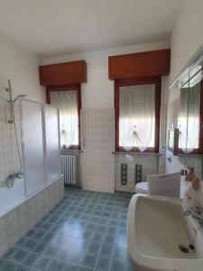Koupelna v ubytování Maison Claudette + 19 fotografií