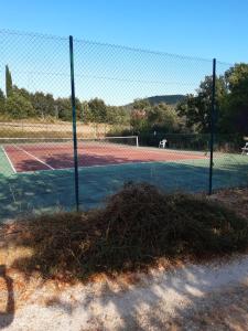 Tenis a/nebo squash v ubytování Mazet 55 Gorges du Verdon nebo okolí