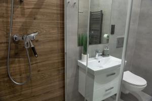 Łazienka w obiekcie Apartamenty Dworcowa 45