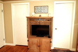 Foto da galeria de Sarnia Secret - BIG, Private 3 BR/2 BA APT by HWY em Sarnia