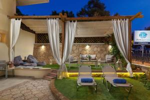 Posezení v ubytování Pefkos View Suites & Maisonette