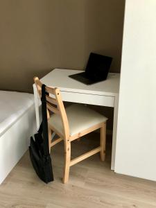 Postel nebo postele na pokoji v ubytování Little Romance in Bratislava