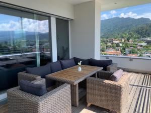 Fotografie z fotogalerie ubytování Luxus Penthouse Bregenz Feldmoos mit Whirlpool & riesen Terrasse, nahe Festspiele v destinaci Bregenz