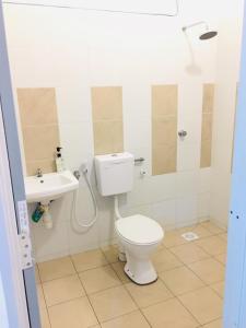 Kúpeľňa v ubytovaní Bismillah Homestay Muslem NETFLIX UNIFI HIGH SPEED