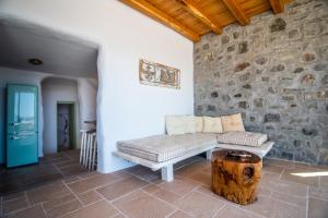 Gallery image of Petra Residence Mini Pool Spa in Adamas
