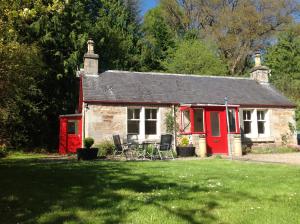 Gallery image of Annslea Garden Cottage in Pitlochry