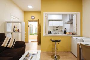 Kuchyňa alebo kuchynka v ubytovaní Cozy and well located apartment in the center of Seville