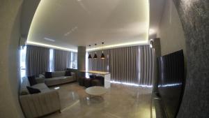 A seating area at Le Luxe Suites Hotel & Spa