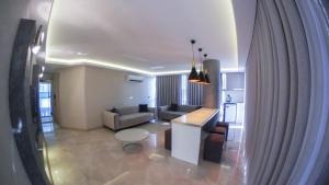 A seating area at Le Luxe Suites Hotel & Spa