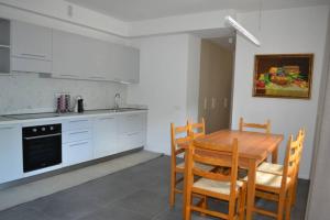 Η κουζίνα ή μικρή κουζίνα στο Appartamento Casa Alpi