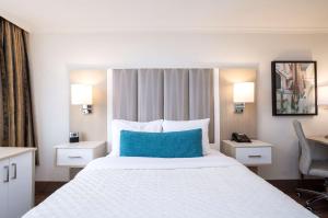 Postel nebo postele na pokoji v ubytování Best Western Dorchester Hotel