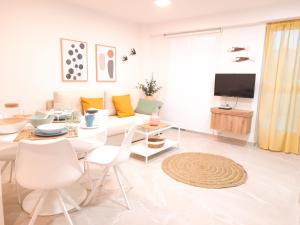 Telewizja i/lub zestaw kina domowego w obiekcie Bonefish Apartment