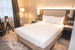 Voodi või voodid majutusasutuse Best Western Plus Moat House Reading toas