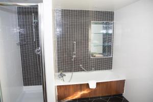 Vannituba majutusasutuses Best Western Plus Moat House Reading