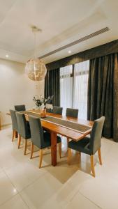 Fotografie z fotogalerie ubytování Mina Al Fajer Villas v destinaci Wāsiţ