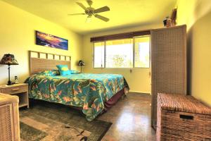 Postel nebo postele na pokoji v ubytování Keauhou Palena - 2nd floor unit overlooking the golf course KP604 + 22 fotografií