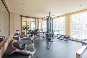 Fitness centrum a/nebo fitness zařízení v ubytování Eagle Lodge by Outpost Whistler