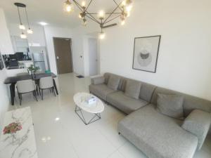 Area tempat duduk di The Elysia Park Residence by Home Owner