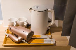 Coffee and tea making facilities at Shijo Inn
