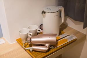 Coffee and tea making facilities at Shijo Inn