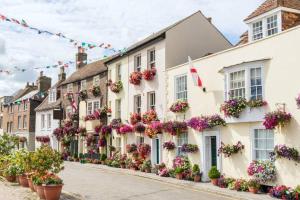 Gallery image of Seabeach Snug in Kent