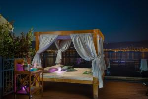 Posteľ alebo postele v izbe v ubytovaní Villa Arbanessa with Heated Pool