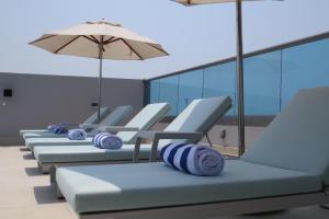 תמונה מהגלריה של Beach Walk Hotel Jumeirah בדובאי