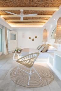 Posedenie v ubytovaní Avali Deluxe Suites