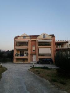 Budova, v ktorej sa apartmánový hotel nachádza + 26 fotografií