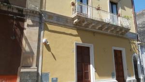 The building in which the holiday home is located