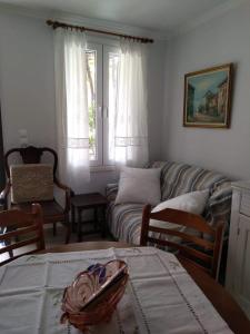 Foto da galeria de Nostalgia Apartment A in Sami 50 metres from the sea em Sami