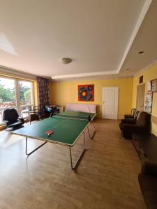Instalaciones para jugar al ping pong en Ośrodek wczasowy Ewa o alrededores