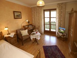 TV a/nebo společenská místnost v ubytování Xundheits Hotel Garni Eckershof