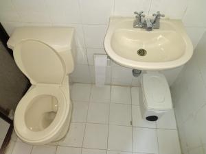 Koupelna v ubytování Habita Estudios Laureles