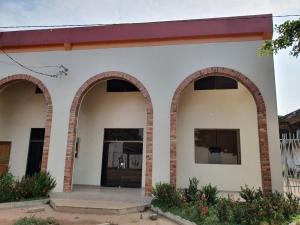 Η πρόσοψη ή η είσοδος του Tororoi Riberalta Apartments