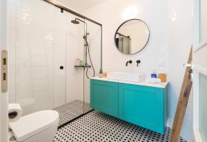 Vannituba majutusasutuses Your Perfect Relaxing Eclectic Gateway In Athens +16 fotot