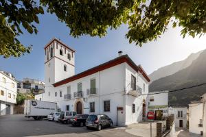 Nespecifikovaný výhled na hory nebo výhled na hory při pohledu z prázdninového domu