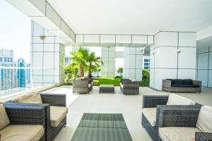The lobby or reception area at Spacious 1BR Botanica Towers, Dubai Marina