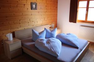 Postel nebo postele na pokoji v ubytování Ferienwohnung in der Schoß